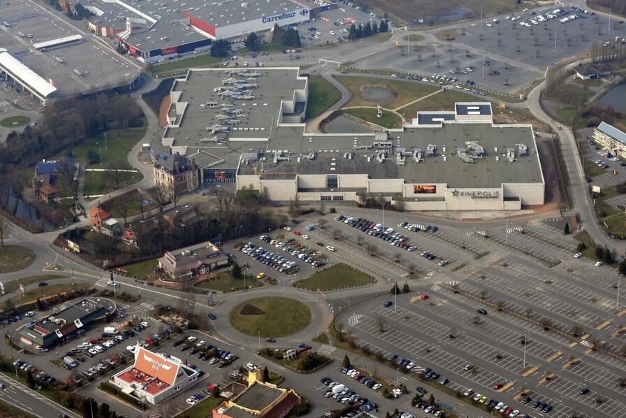 La loi Climat & Résilience a lancé le marché de la renaturation. Les parkings de moins de 1500 m2 offrent une cible privilégiée.